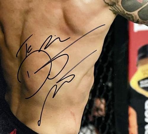 Dustin The Diamond Poirier potpisao 16x20 UFC photo vs Conor McGregor JSA - AUTOGREMU UFC Photos